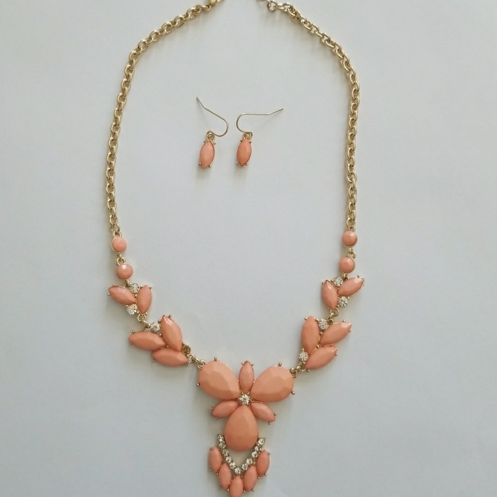 NEW Peach Rhinestone Statement Necklace Set